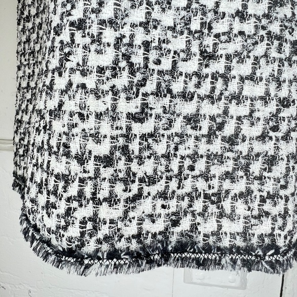 Chanel tweed dress - Picture 11 of 15